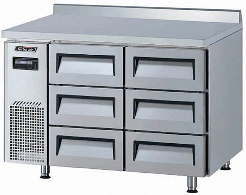 8db83bebcb9aa05aacbf6b73e787b43c.webp Стол морозильный TURBO AIR KWF12-3D-6-700 c ящиками и бортом