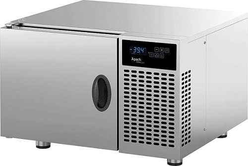 d2gp96m80x5tmjuvaapyk0n8tbpcv5o1.webp Шкаф шоковой заморозки APACH ASH03V GN2/3